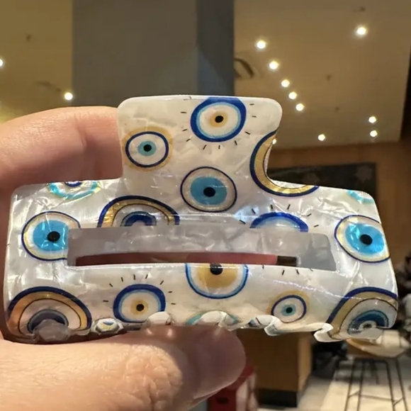 Evil Eye Hand-Painted Mother of Pearl/Opal/White Turquoise Blue Hair Claw Clip - Picture 4 of 8